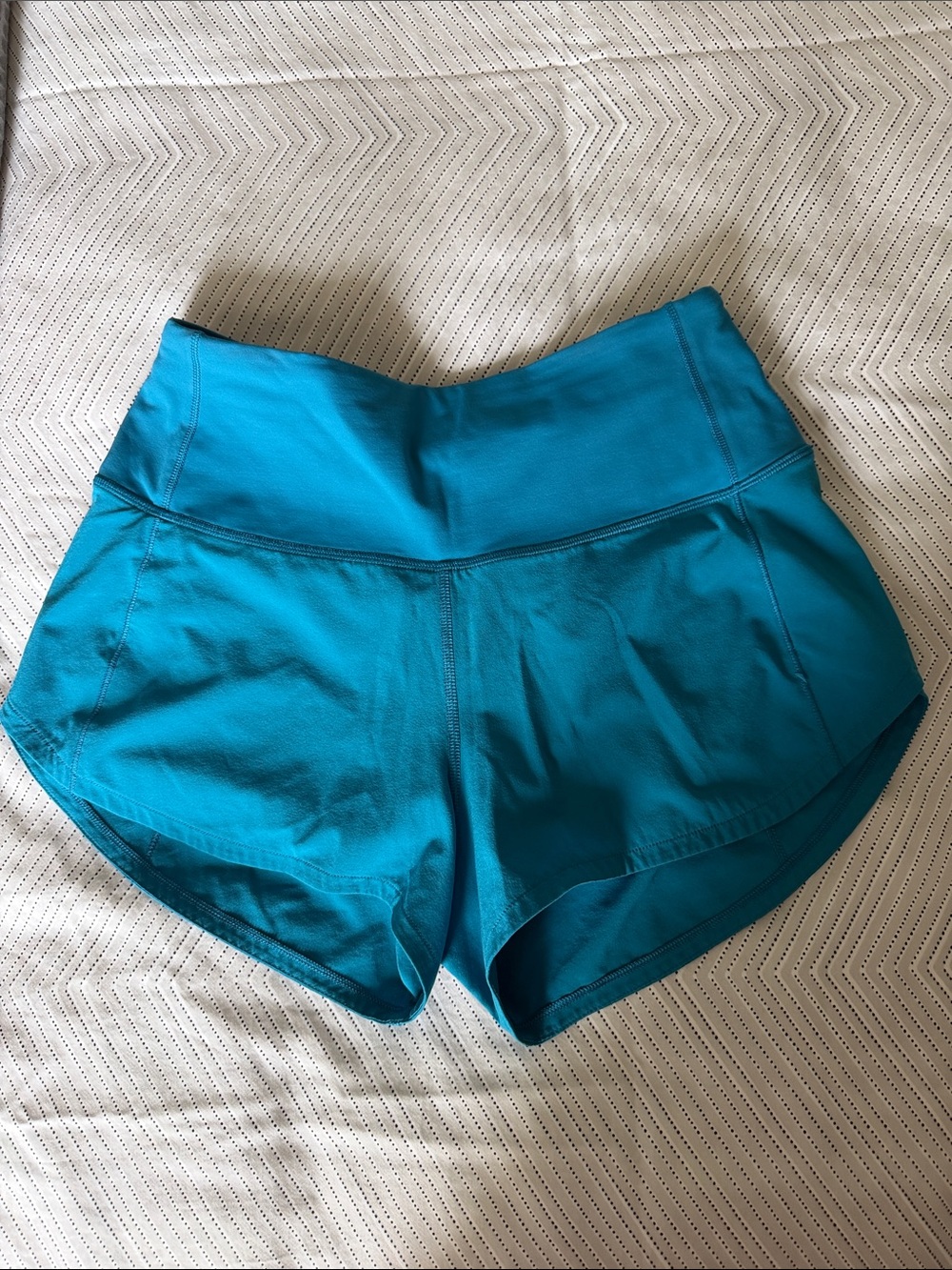 Lululemon speed up High-Rise Athletic Shorts in Teal.  Size 4